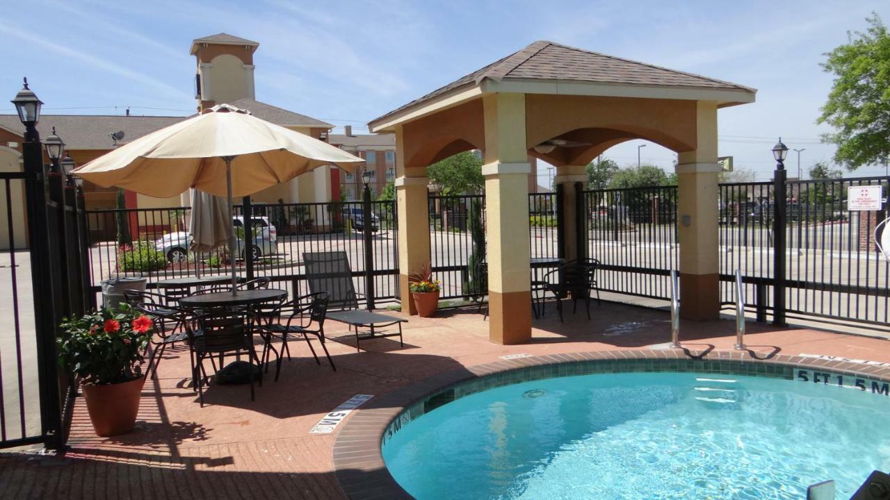 Regency Inn & Suites - Baytown Exterior foto